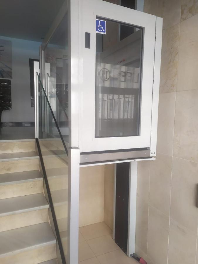 Amplio Piso En Centro De Torre Del Mar Lägenhet Exteriör bild